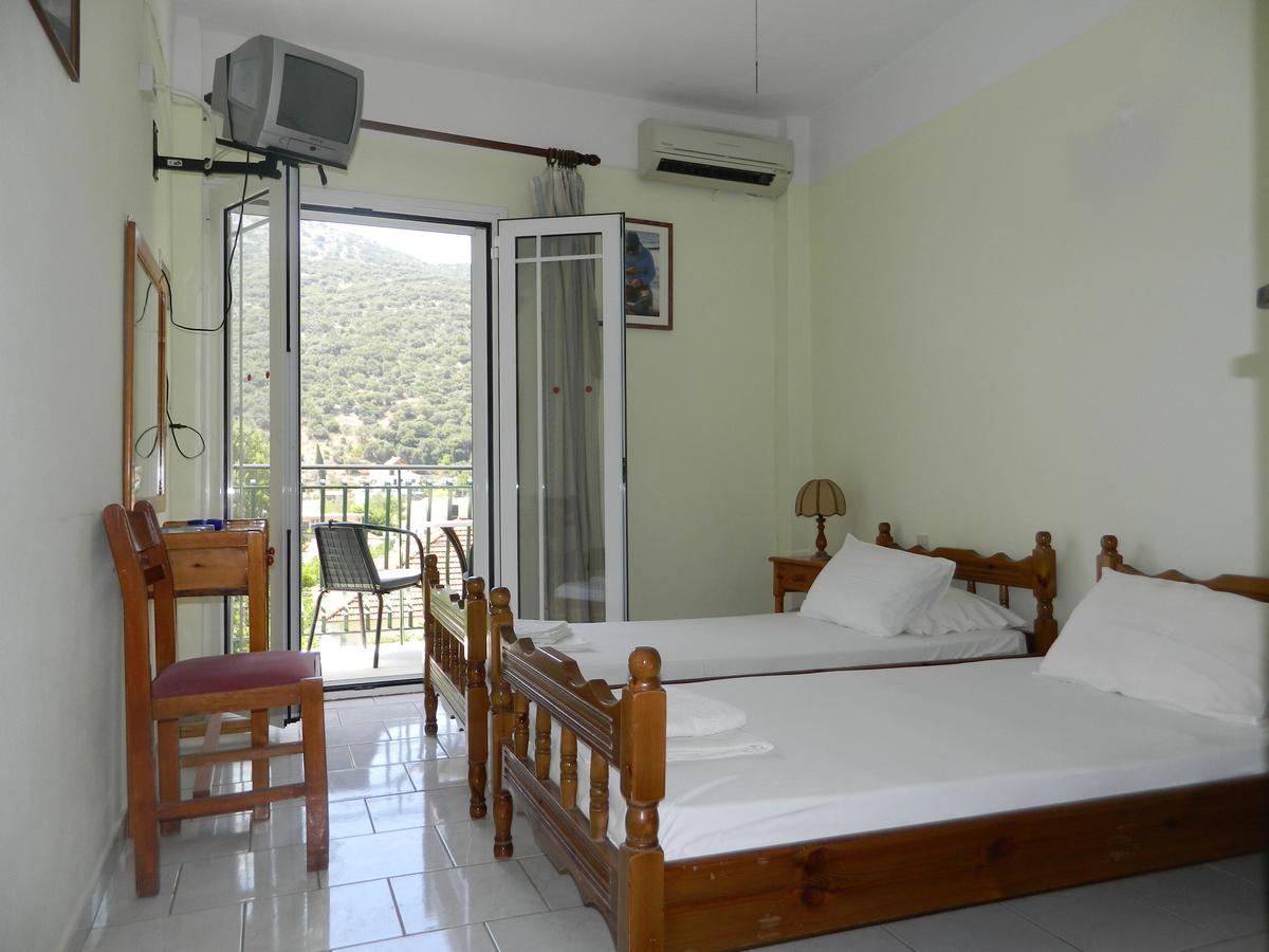 Logara'S Apartments Agia Efimia Ngoại thất bức ảnh